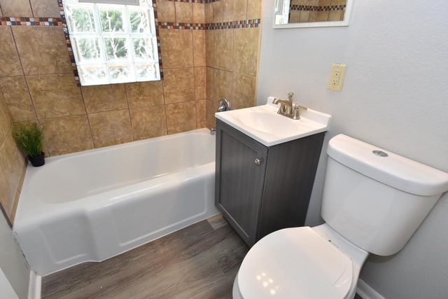 5060 N 61st STREET, Milwaukee, WI 53218