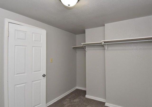 5060 N 61st STREET, Milwaukee, WI 53218