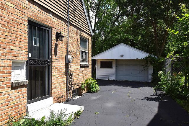 5060 N 61st STREET, Milwaukee, WI 53218