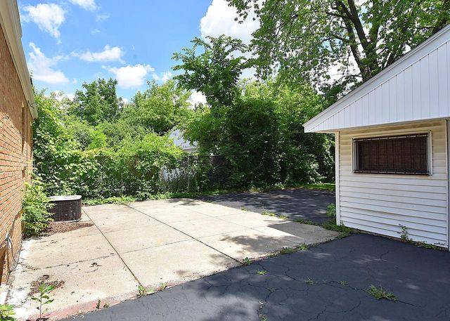 5060 N 61st STREET, Milwaukee, WI 53218