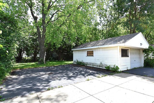 5060 N 61st STREET, Milwaukee, WI 53218