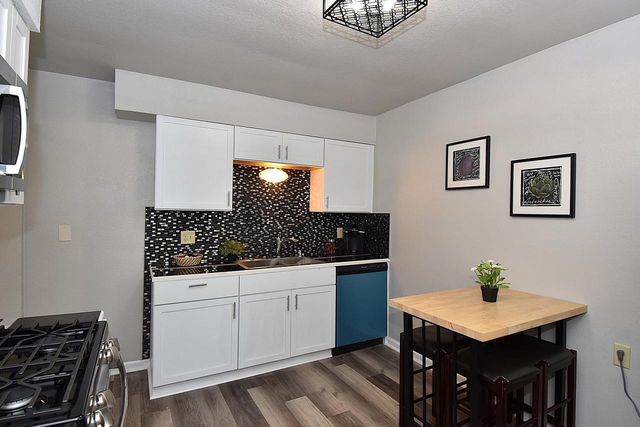 5060 N 61st STREET, Milwaukee, WI 53218