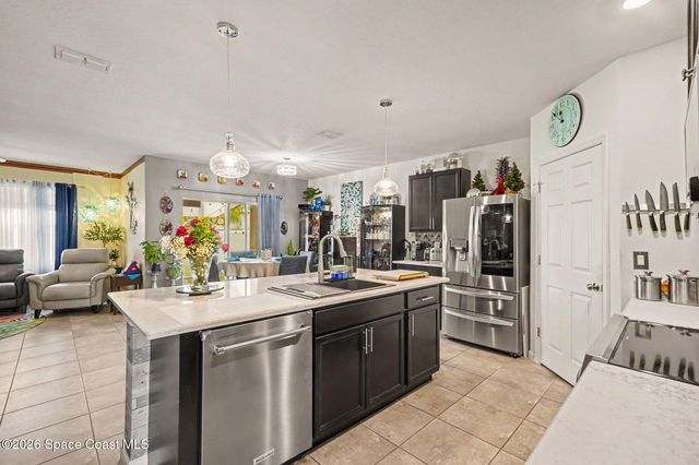 251 Guinevere Drive SW, Palm Bay, FL 32908