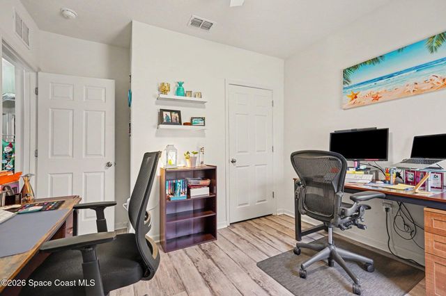 251 Guinevere Drive SW, Palm Bay, FL 32908