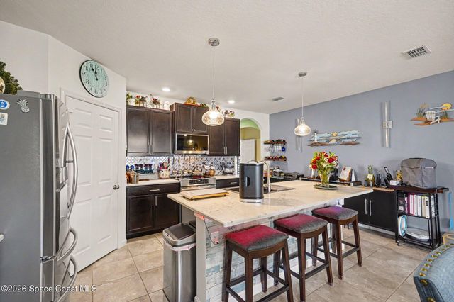251 Guinevere Drive SW, Palm Bay, FL 32908