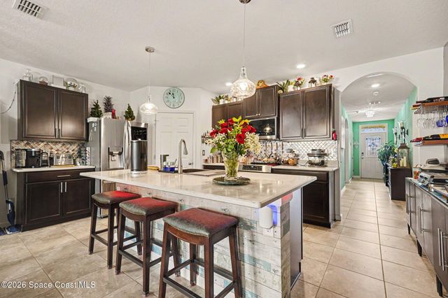 251 Guinevere Drive SW, Palm Bay, FL 32908
