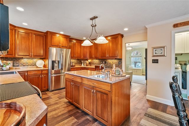 105 Forest Glen Dr, North Fayette, PA 15126