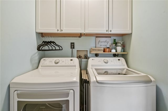 105 Forest Glen Dr, North Fayette, PA 15126