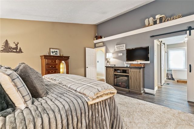 105 Forest Glen Dr, North Fayette, PA 15126