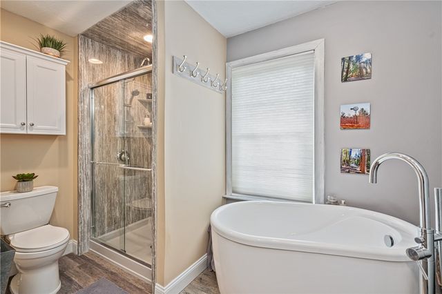 105 Forest Glen Dr, North Fayette, PA 15126