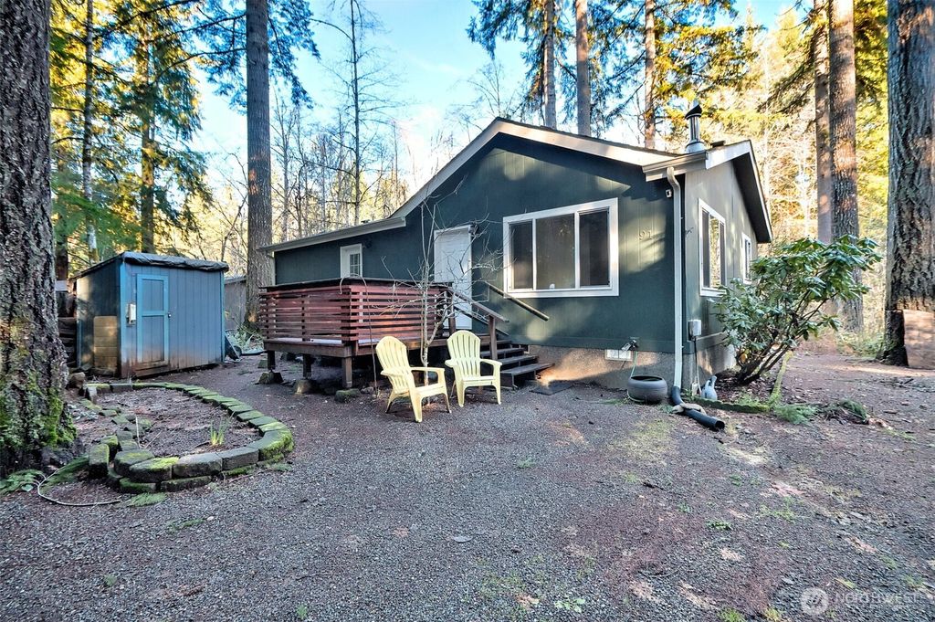 91 N Wigeon Place, Hoodsport, WA 98584