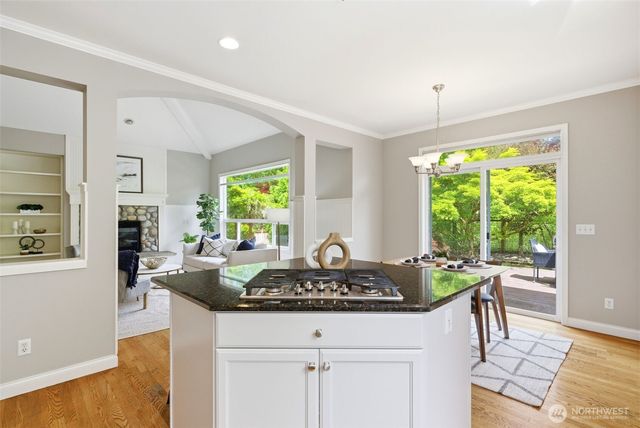 24923 NE 3rd Place, Sammamish, WA 98074