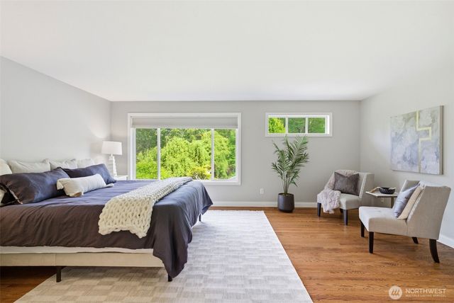 24923 NE 3rd Place, Sammamish, WA 98074