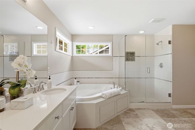 24923 NE 3rd Place, Sammamish, WA 98074
