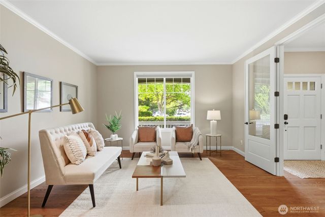 24923 NE 3rd Place, Sammamish, WA 98074