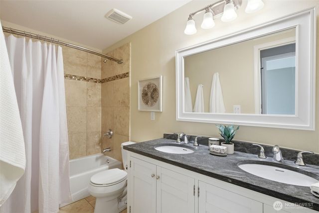 24923 NE 3rd Place, Sammamish, WA 98074
