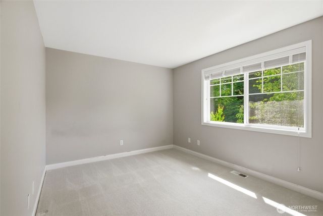 24923 NE 3rd Place, Sammamish, WA 98074
