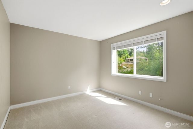 24923 NE 3rd Place, Sammamish, WA 98074