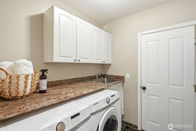 24923 NE 3rd Place, Sammamish, WA 98074
