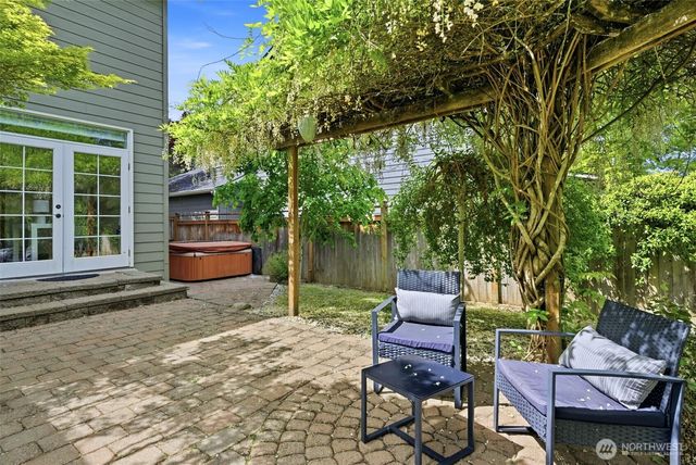 24923 NE 3rd Place, Sammamish, WA 98074