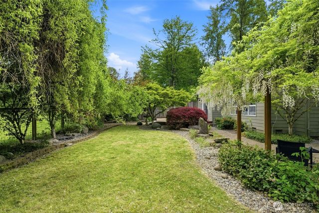 24923 NE 3rd Place, Sammamish, WA 98074