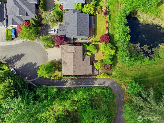 24923 NE 3rd Place, Sammamish, WA 98074