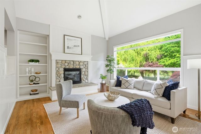 24923 NE 3rd Place, Sammamish, WA 98074