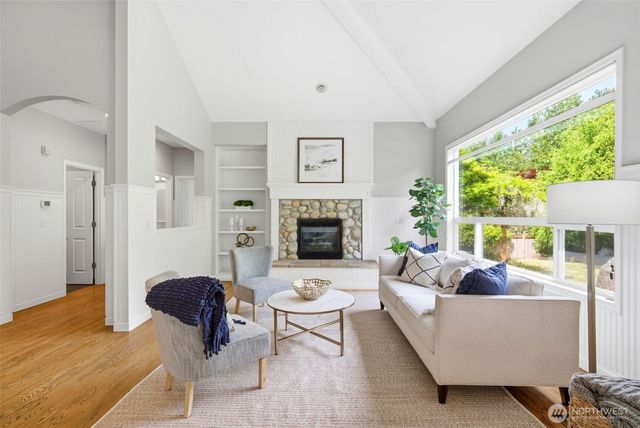 24923 NE 3rd Place, Sammamish, WA 98074