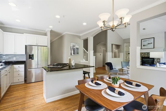 24923 NE 3rd Place, Sammamish, WA 98074