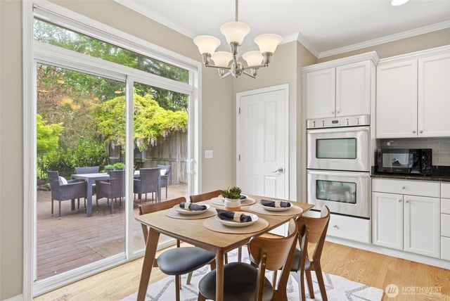 24923 NE 3rd Place, Sammamish, WA 98074