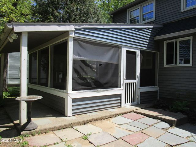 161 Willow Lane, Schenectady, NY 12302