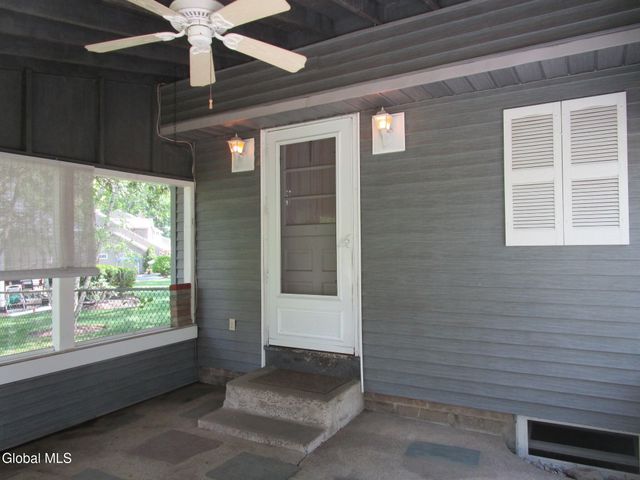 161 Willow Lane, Schenectady, NY 12302