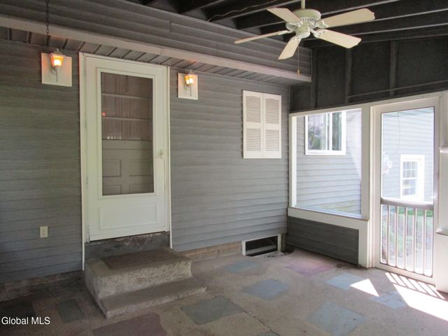 161 Willow Lane, Schenectady, NY 12302