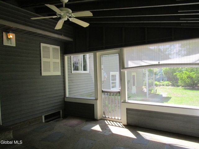 161 Willow Lane, Schenectady, NY 12302