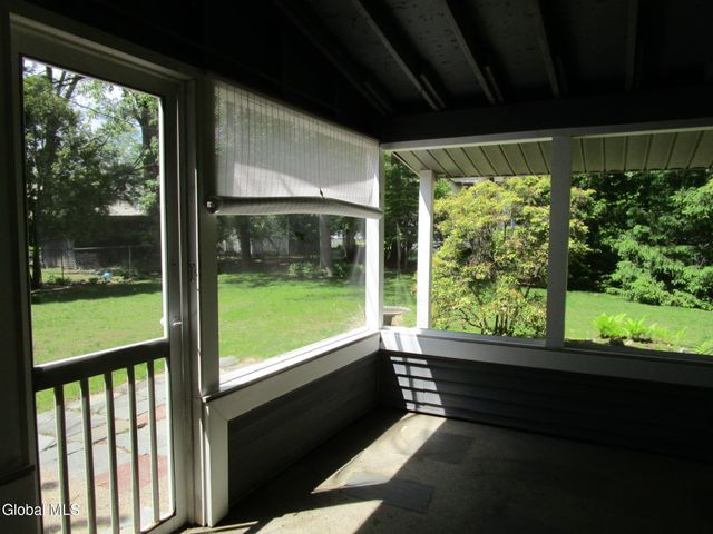161 Willow Lane, Schenectady, NY 12302
