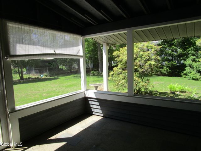 161 Willow Lane, Schenectady, NY 12302