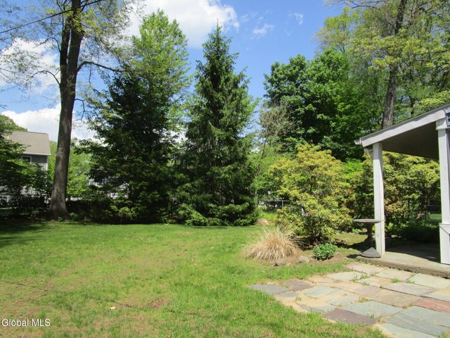 161 Willow Lane, Schenectady, NY 12302