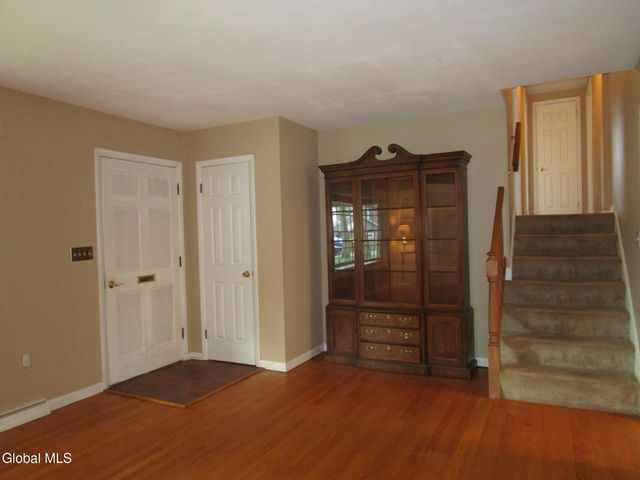 161 Willow Lane, Schenectady, NY 12302