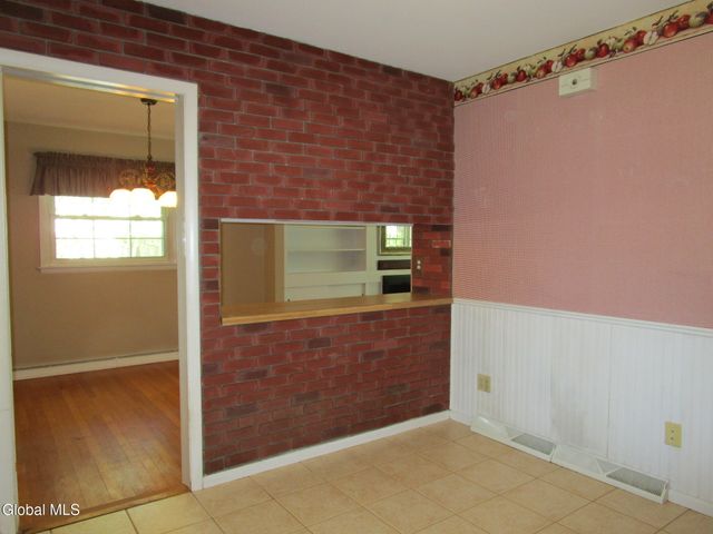 161 Willow Lane, Schenectady, NY 12302