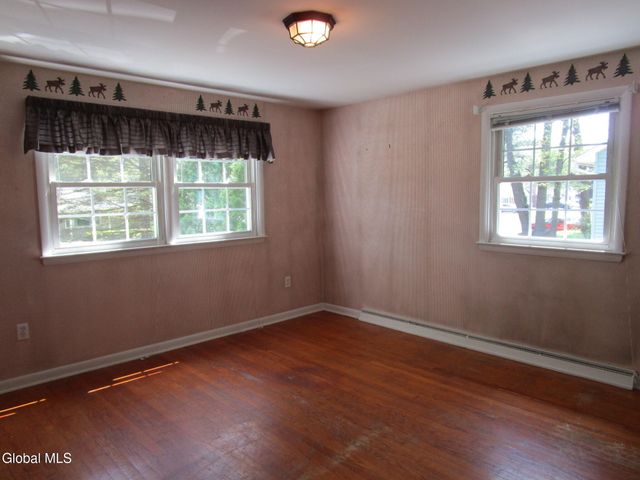 161 Willow Lane, Schenectady, NY 12302