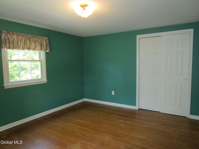 161 Willow Lane, Schenectady, NY 12302