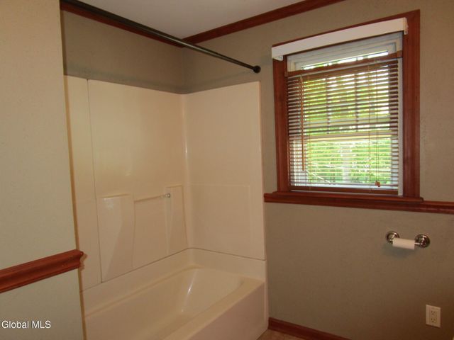 161 Willow Lane, Schenectady, NY 12302