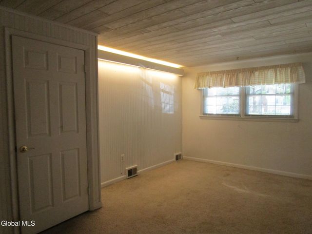 161 Willow Lane, Schenectady, NY 12302