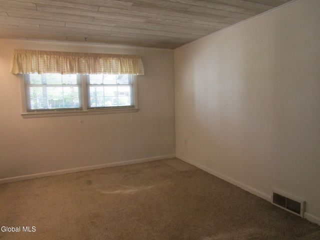 161 Willow Lane, Schenectady, NY 12302