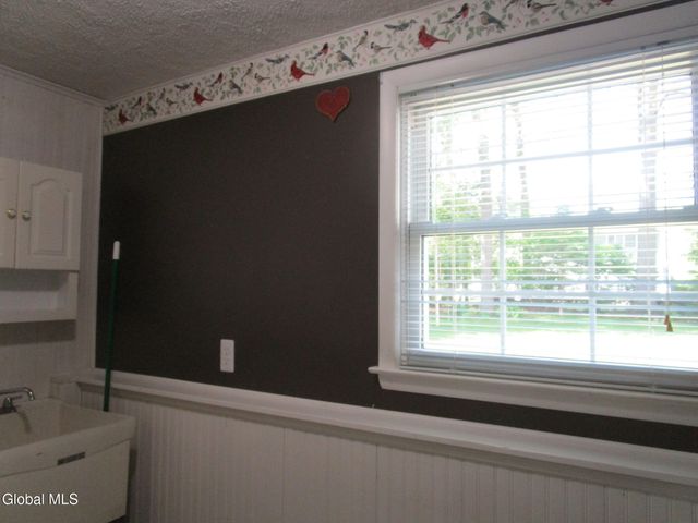161 Willow Lane, Schenectady, NY 12302