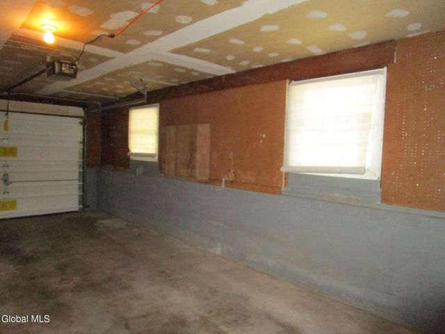 161 Willow Lane, Schenectady, NY 12302
