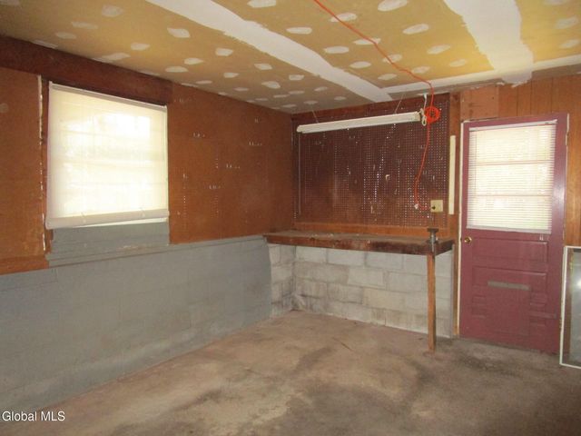 161 Willow Lane, Schenectady, NY 12302