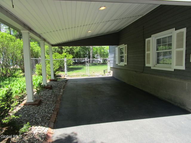 161 Willow Lane, Schenectady, NY 12302