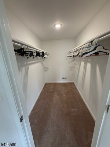 89 Albury Way, North Brunswick Twp., NJ 08902