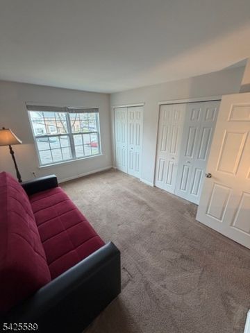 89 Albury Way, North Brunswick Twp., NJ 08902